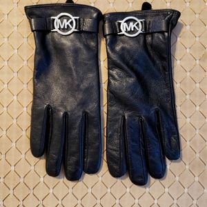 Black leather Michael Kors gloves